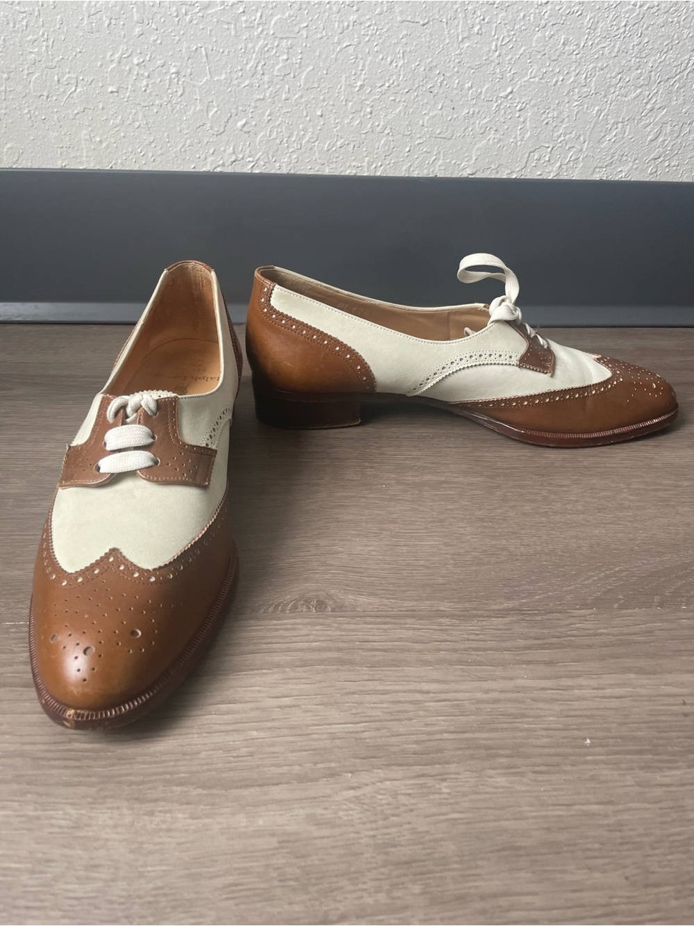 Vintage Ralph Lauren Two-Tone Brown and Cream Wingtip Oxfords 6.5 Shoes - Picture 3 of 16